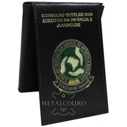 CARTEIRA EM COURO COM BRASÃO DE METAL DO CONSELHO TUTELAR
